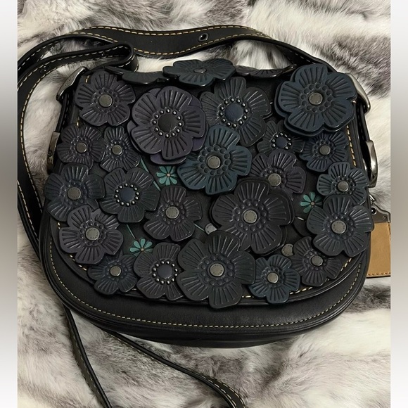 IN SEARCH OF A COACH TEA ROSE BAG ANY SOZE ANY COLOR/ GOOD CONDITION AFFORDABLE - Picture 15 of 16